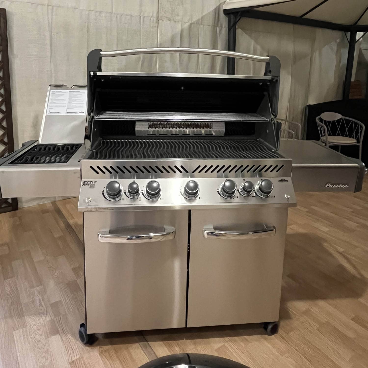 Napoleon barbecue a Gas p665rsib